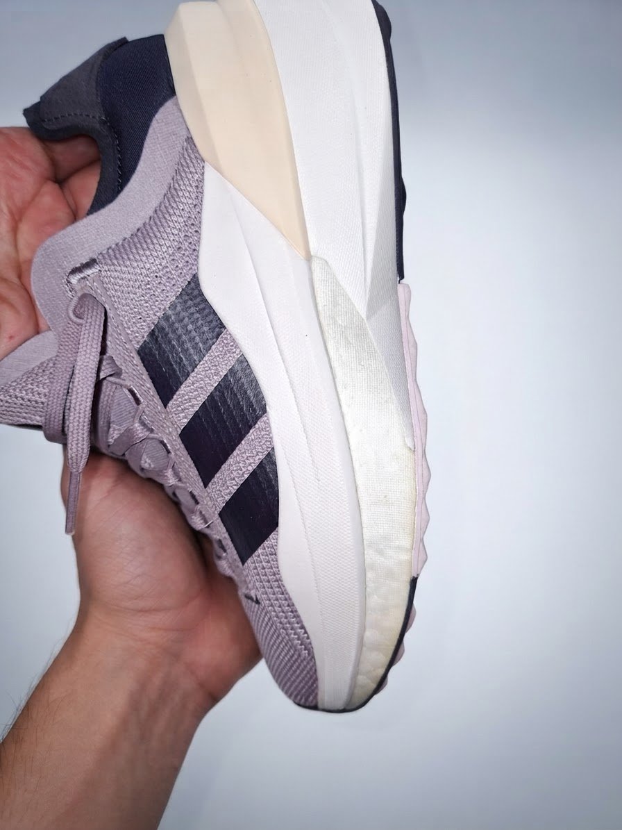 Basket Adidas avryn neuf