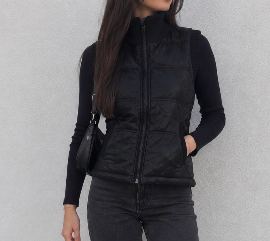 Gilet matelassé noir a col montant 