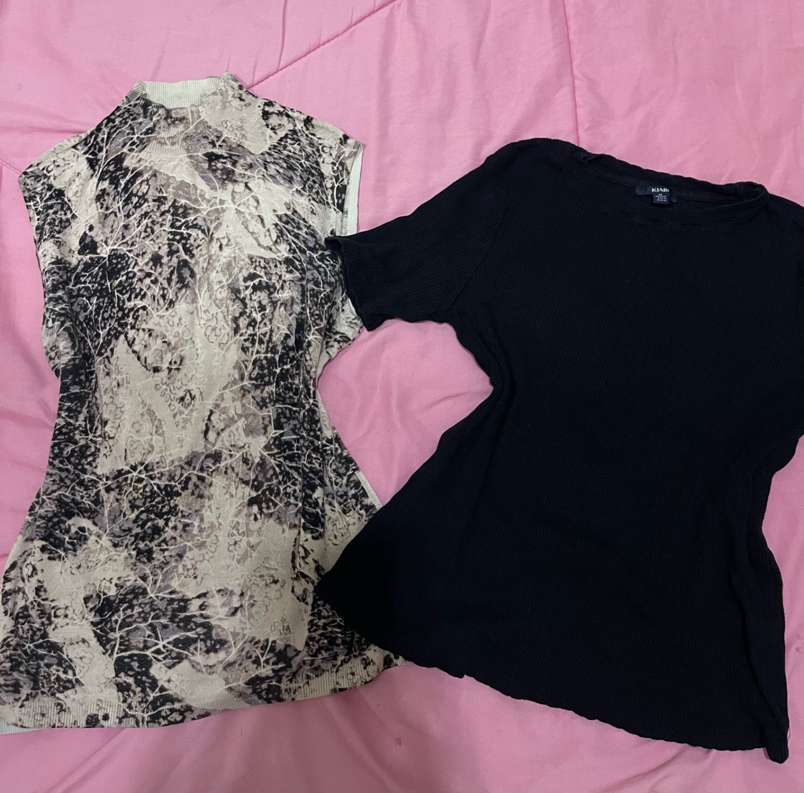 Lot 2 t shirts