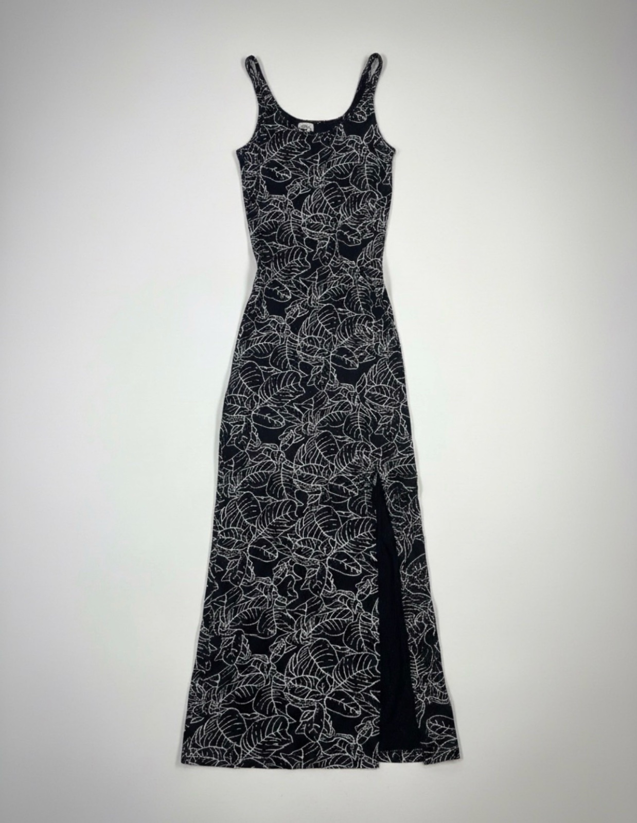 Jolie robe moulante avec fentes sur les 2 cotés 