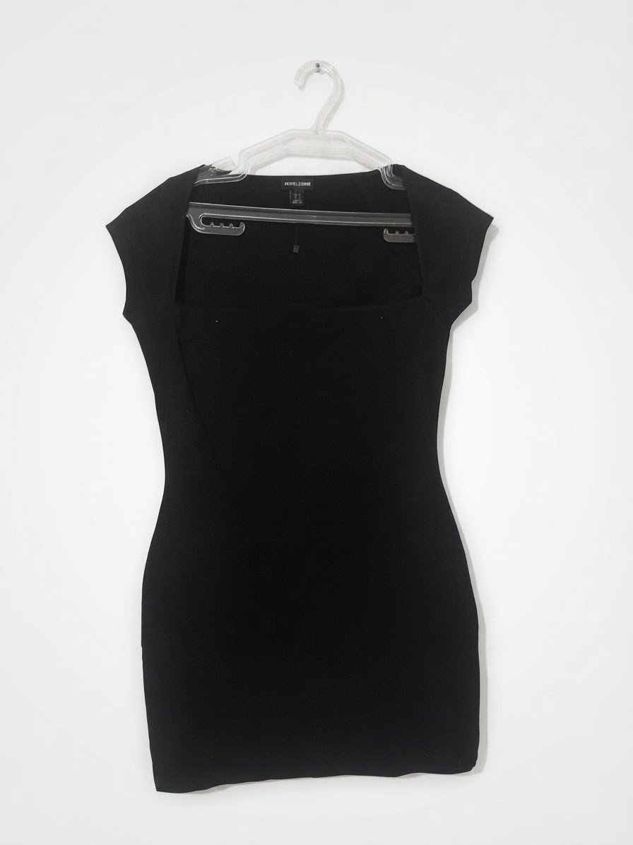 Robe noir bodycone