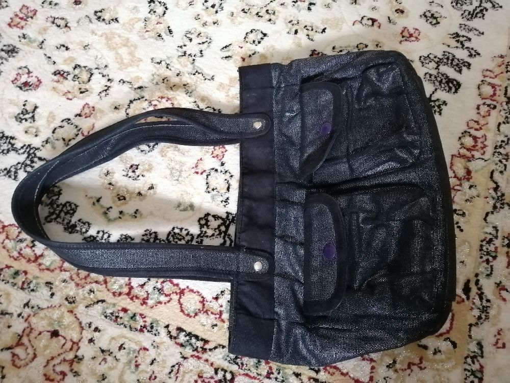 Très joli sac nafnaf noir pailleté 