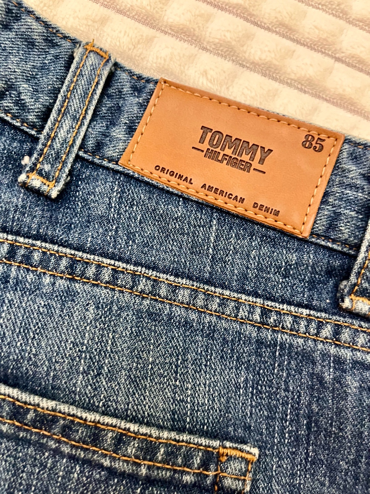 Tommy Hilfiger “Classic Straight” 