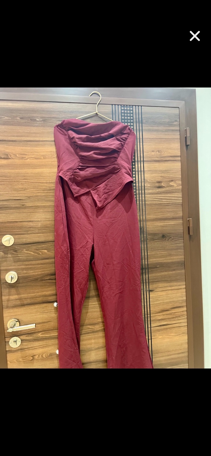 Combinaison style bustier (sans bretelles) taille M-L de couleur rouge bodeaux 