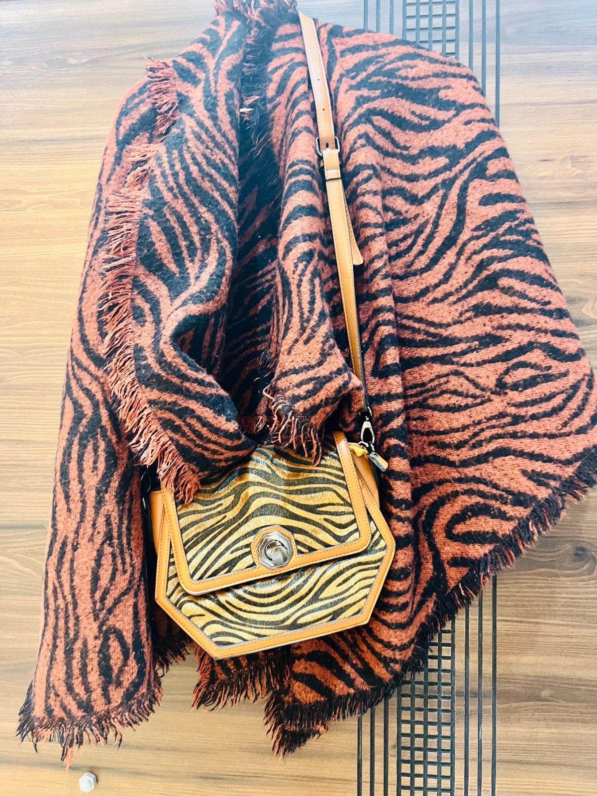 Sac à main + écharpe