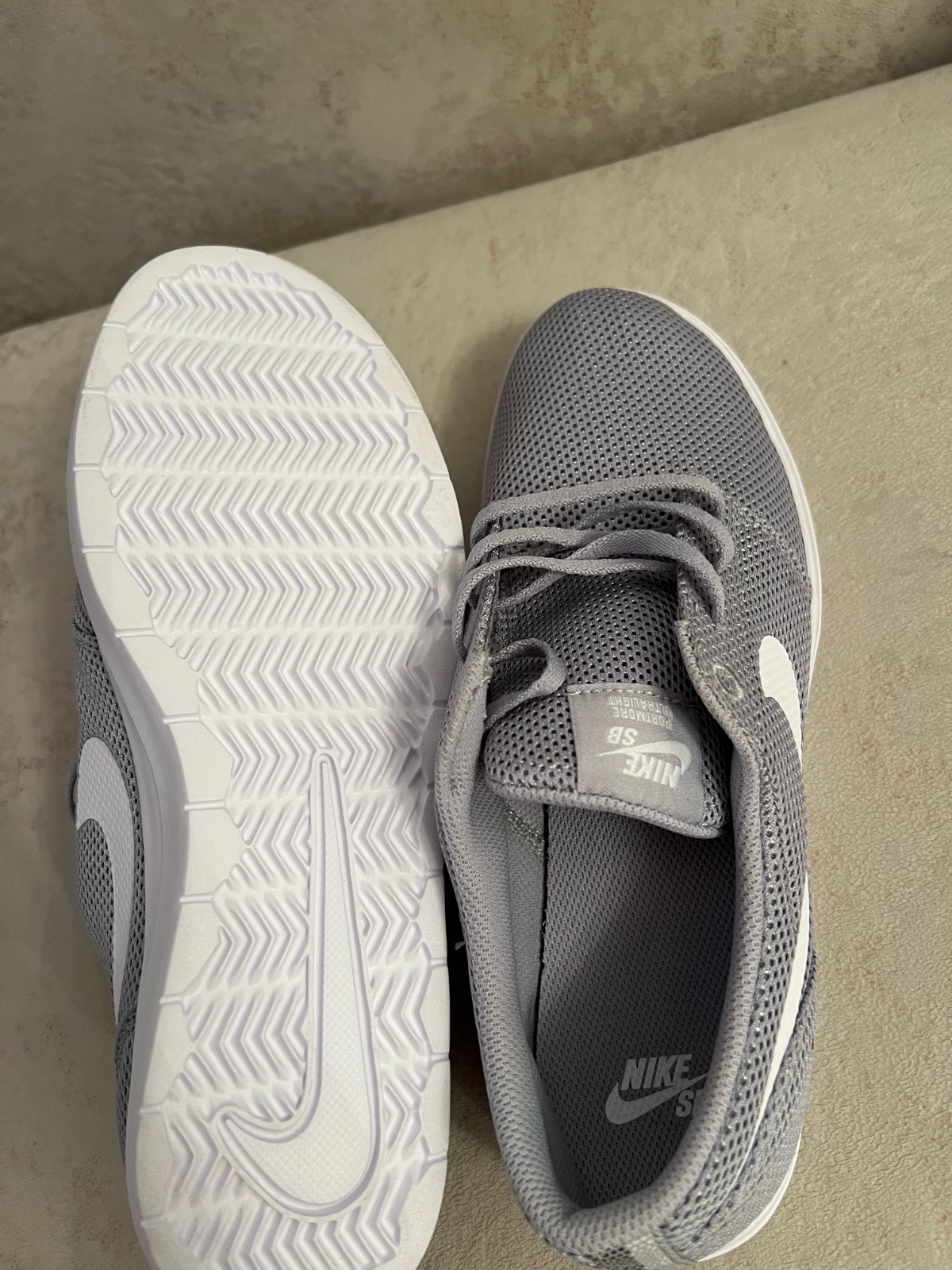 Espadrilles Nike pointure 43 importés de la France