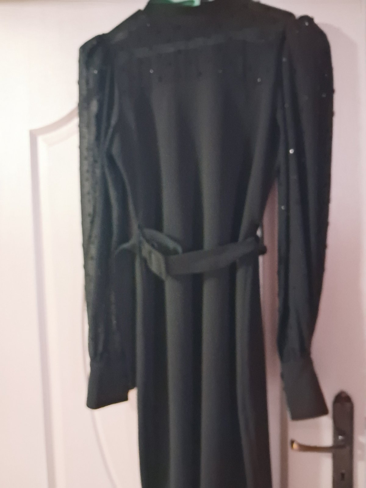 Robe noire pour nn voilées. 