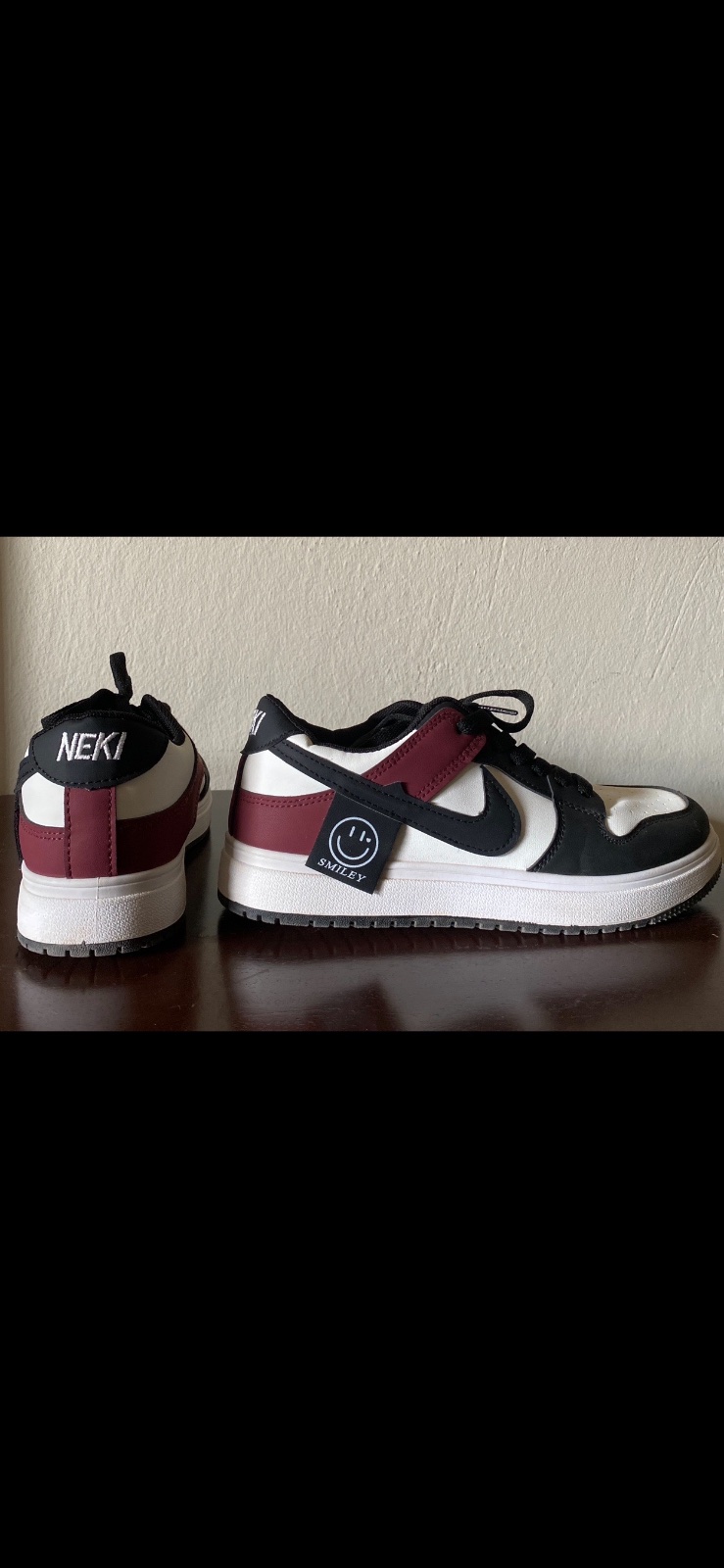 BASKETS NOIRES& BORDEAUX