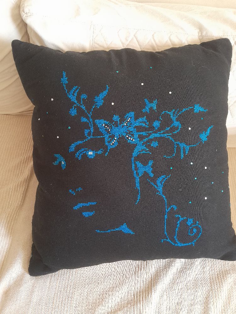 Coussin 60/60 brodé à la main