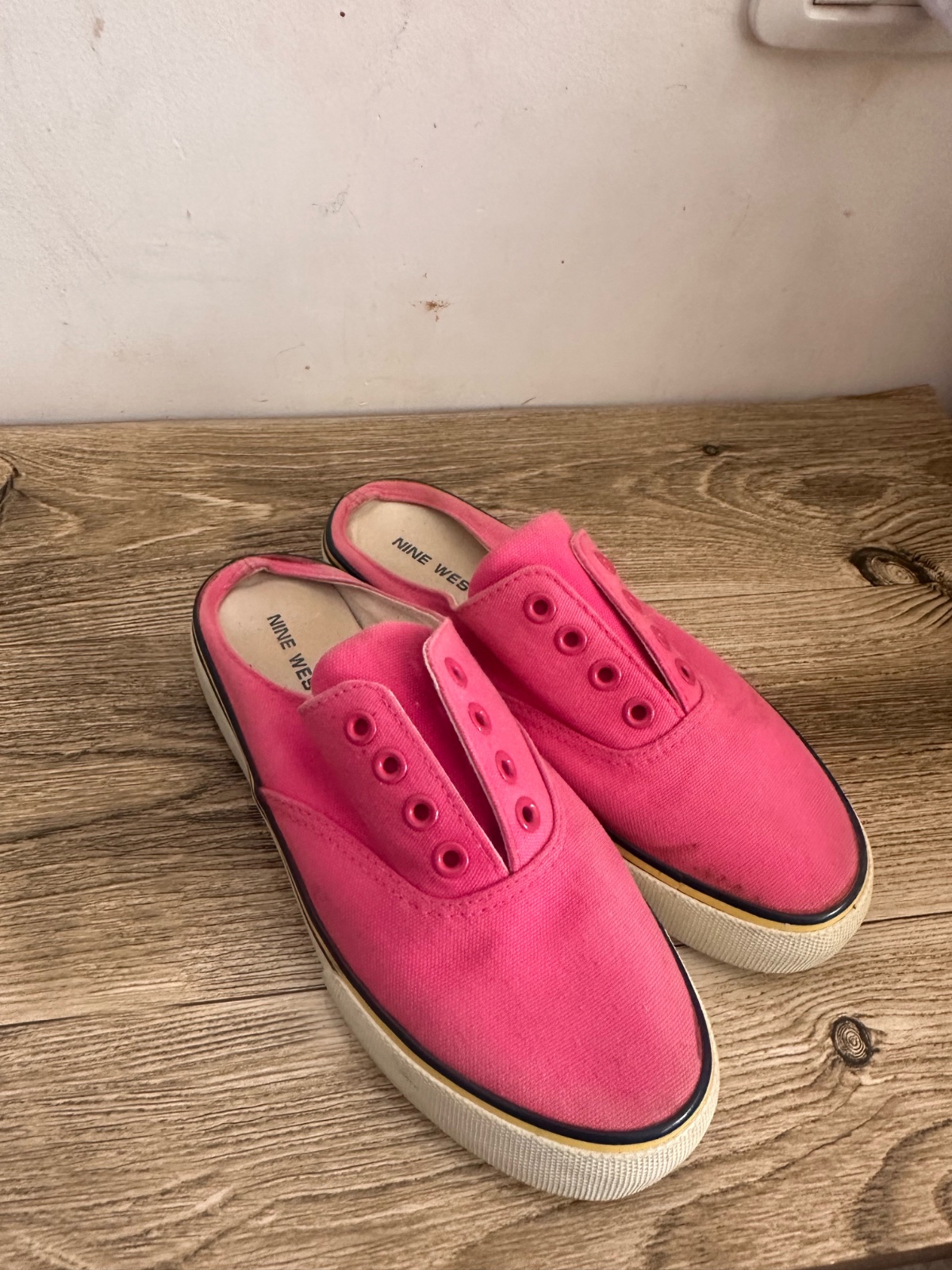 Mull nine west rose p38