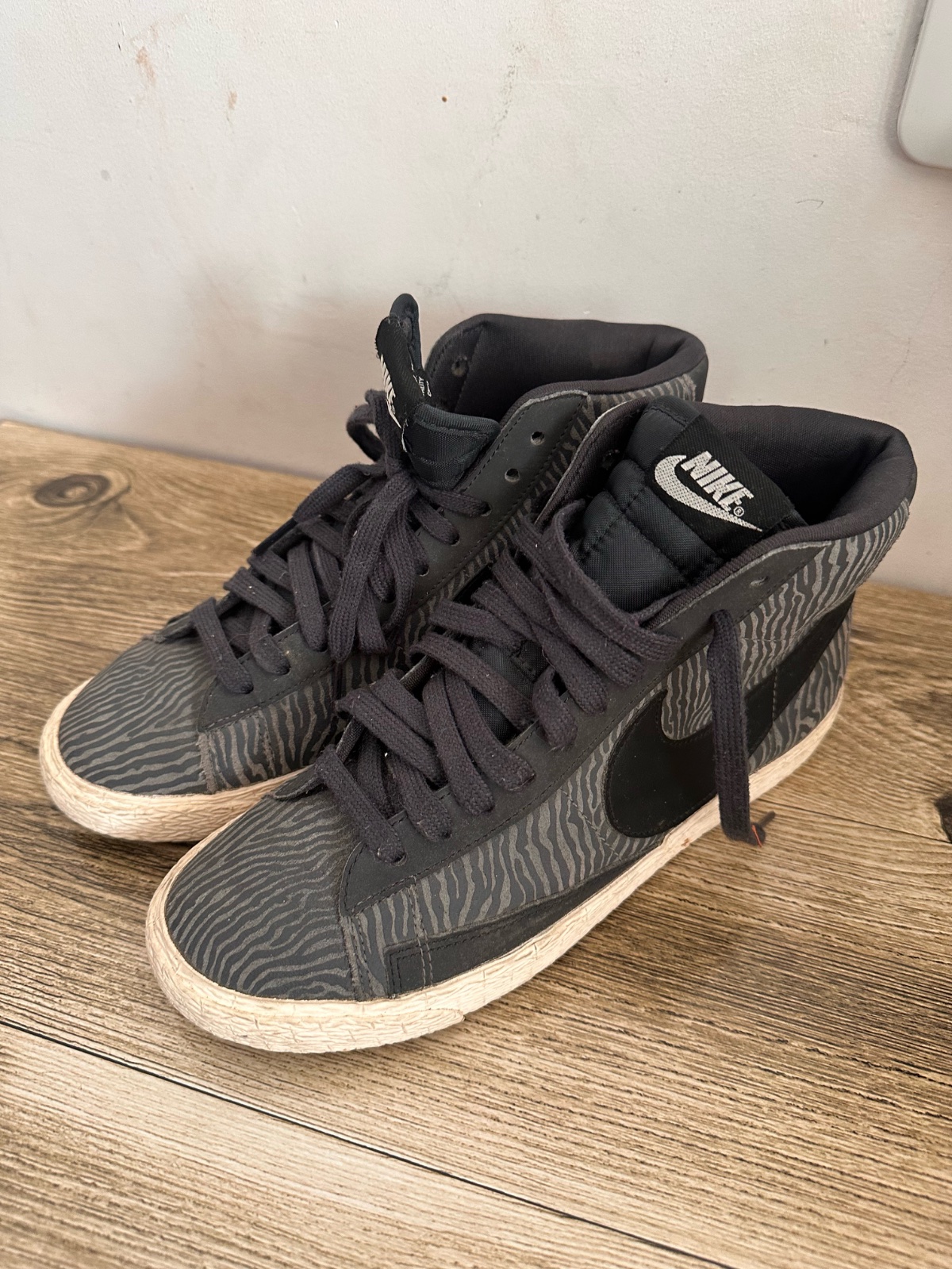 Nike gris 