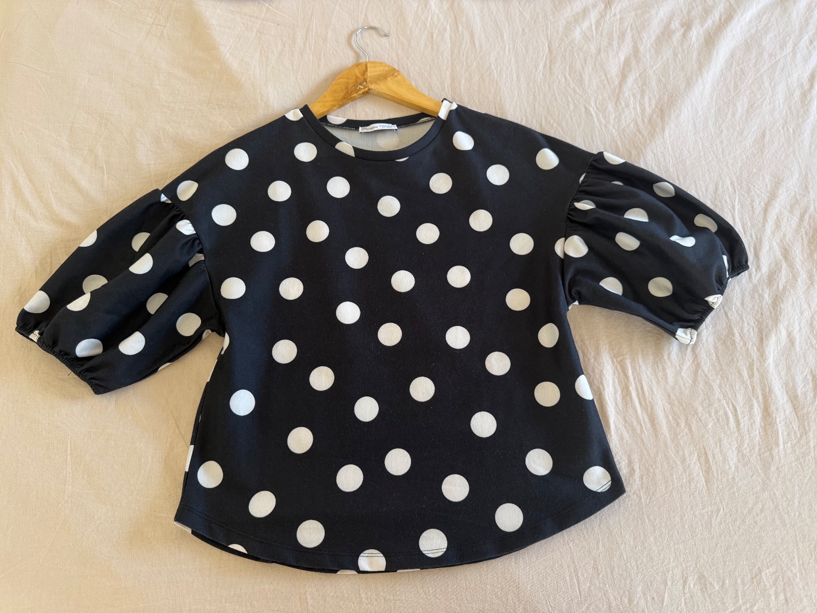 Haut ZARA à pois et manches bouffantes