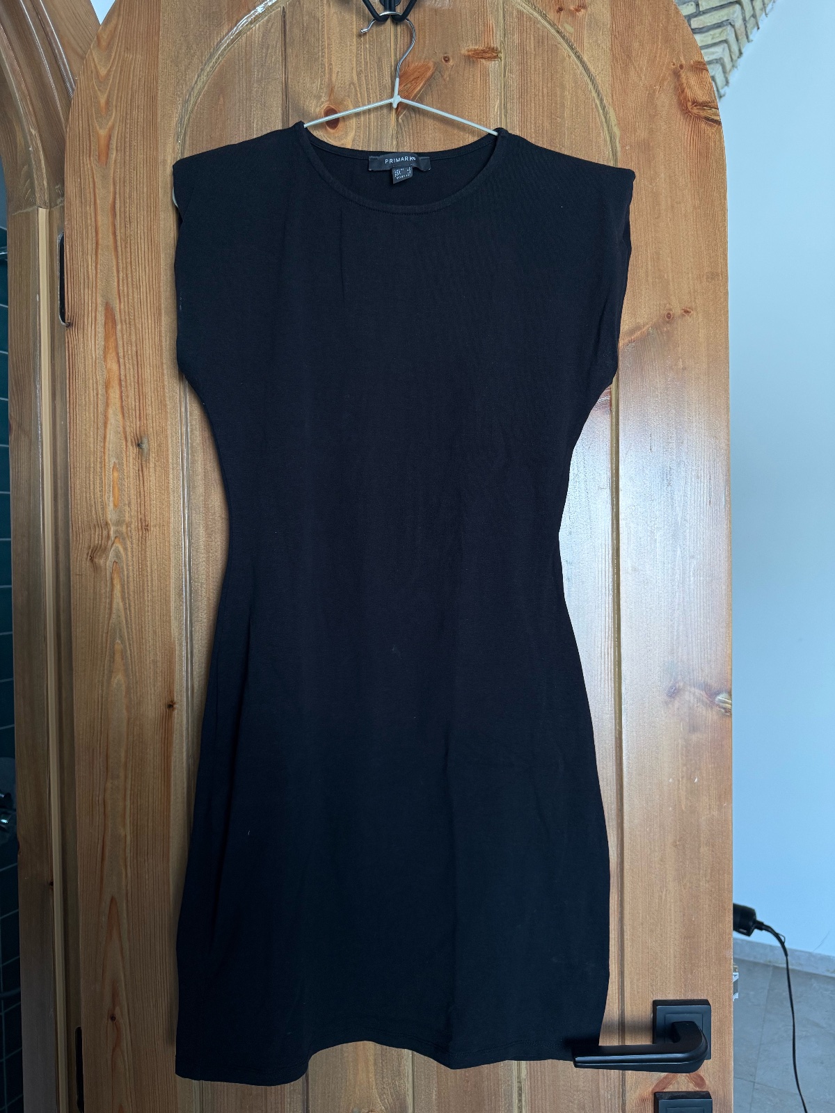 Une courte robe noir