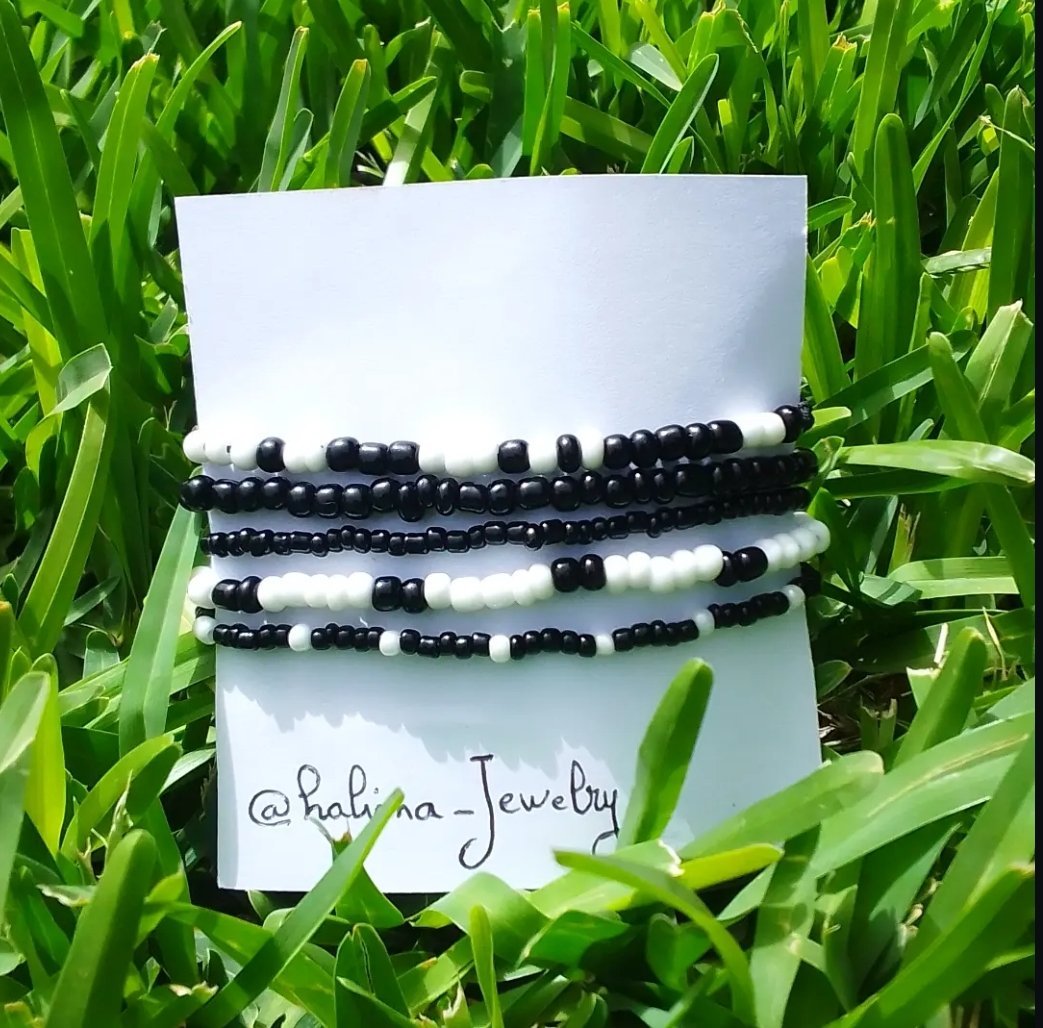 Black and white beaded set