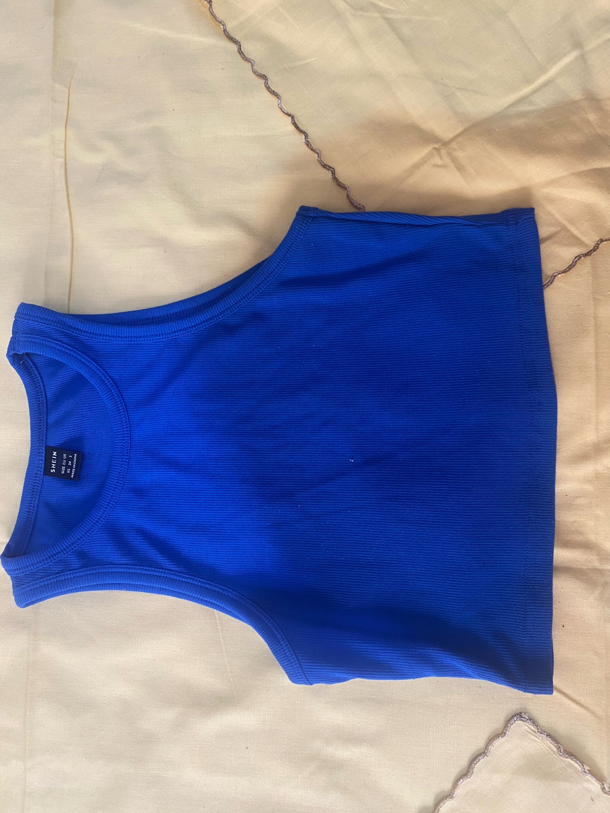 Pull bleu