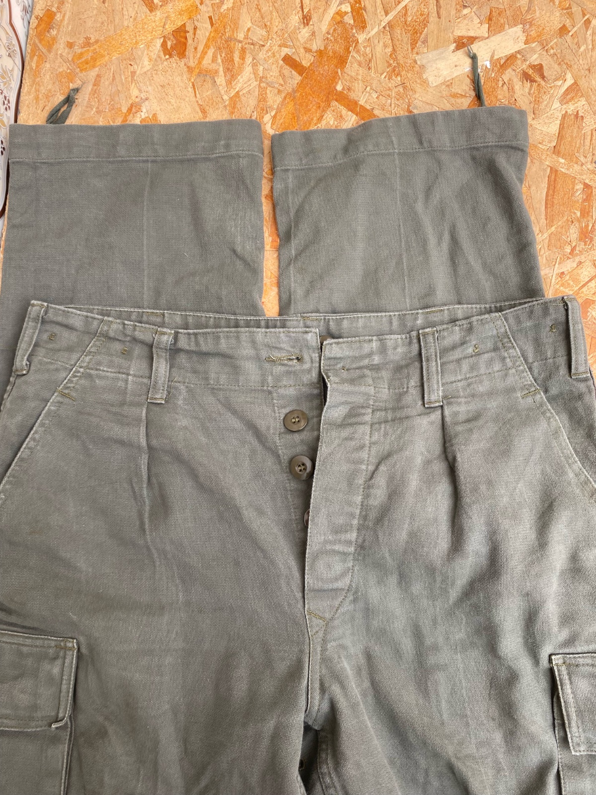 Pantalon Cargo Militaire Authentique
