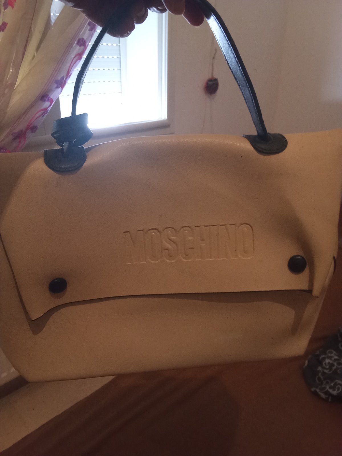 Sac femme beige et noir inspiré moschino elégante et pratique