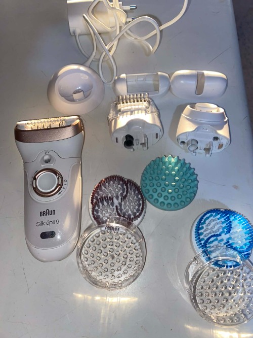 Épilateur Braun Silk-épil 9 avec accessoires visage