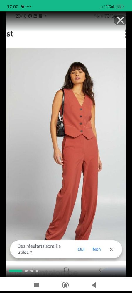 Ensemble  le pantalon et la jaquette ne sont pas de la mm marque mais le mm tissu et mm couleur 
