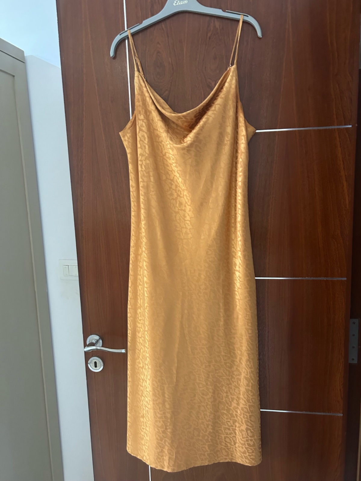 Robe satin en tigre porté tfta9 neuf