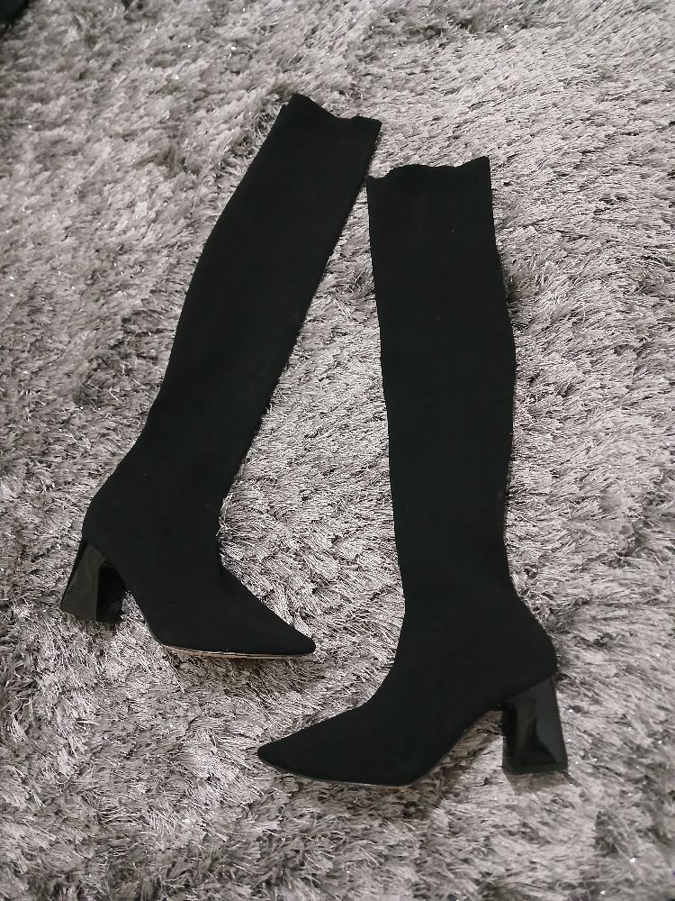 🤩🖤 🤩Cuissard noir élégant – L’indispensable chic de fin d’année 🖤