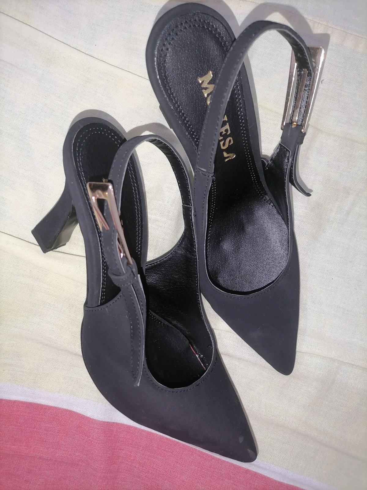Magnifiques escarpins noirs style slingback - Talon bloc 7 cm