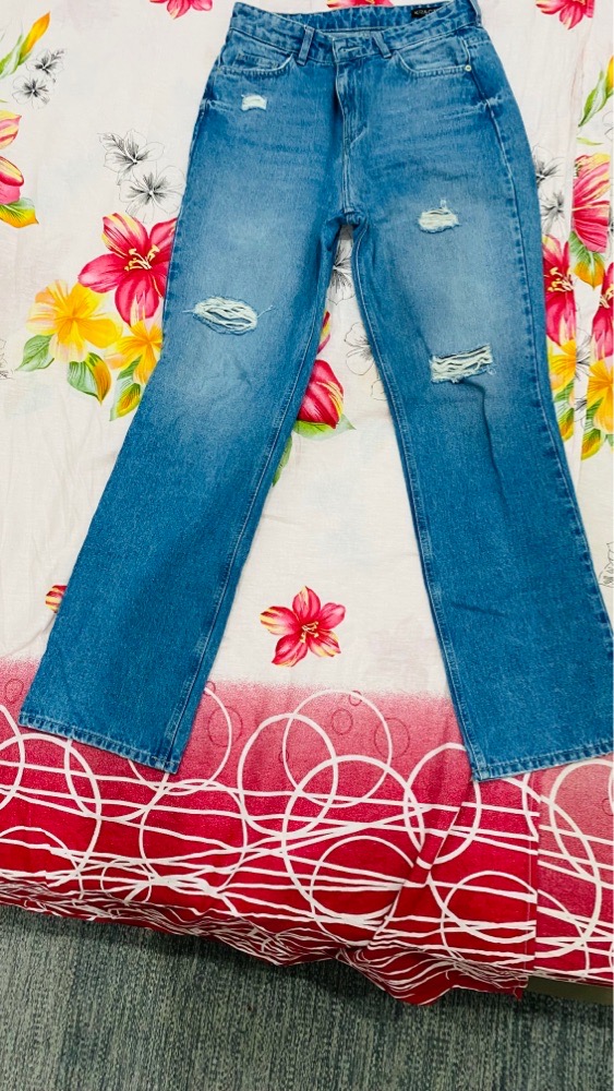 Pantalon djean jolie coupe💙
