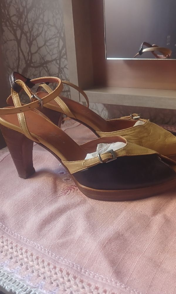 Des sandales  elegants, caramel et marron