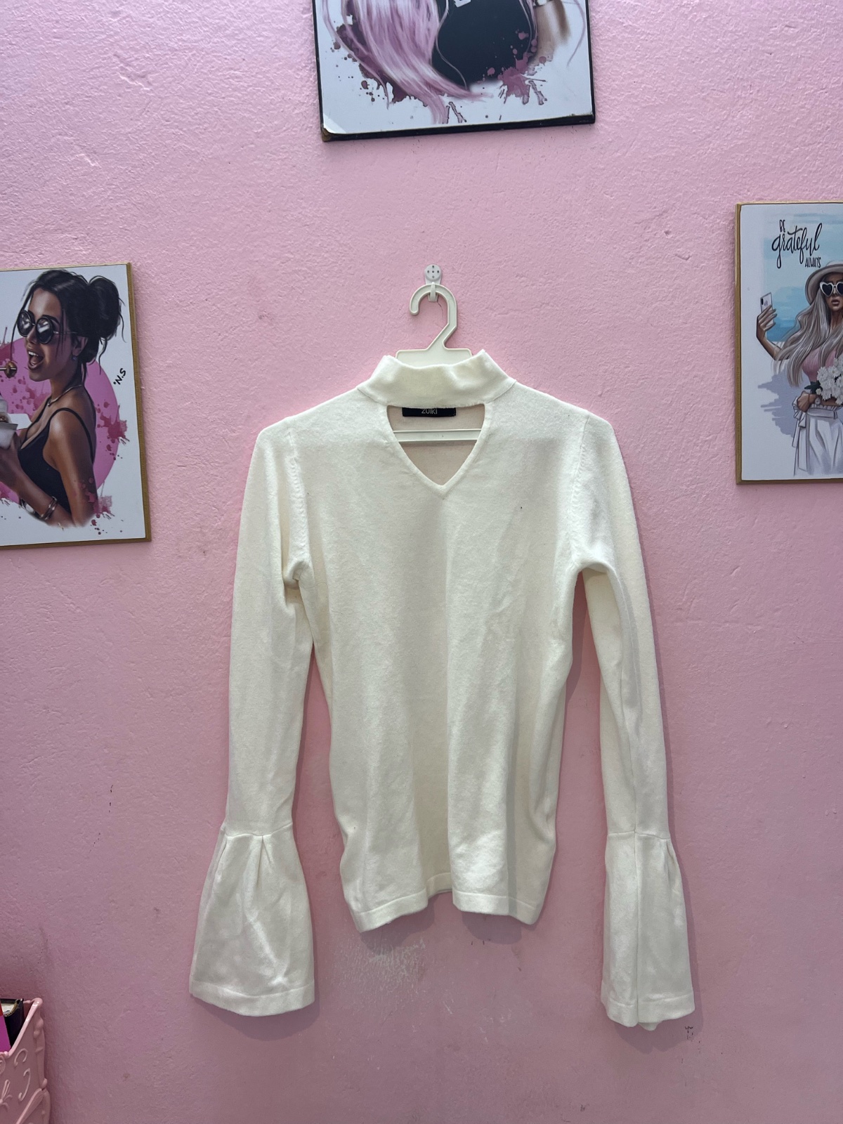 Pull blanche 