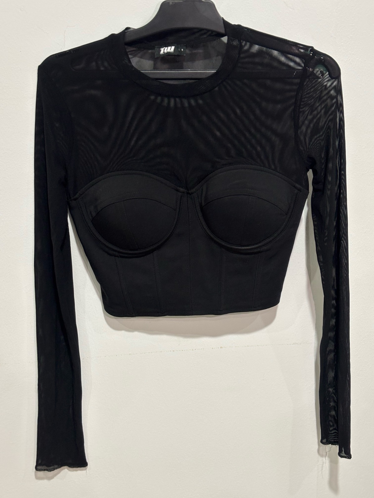 Pull noir tendance 