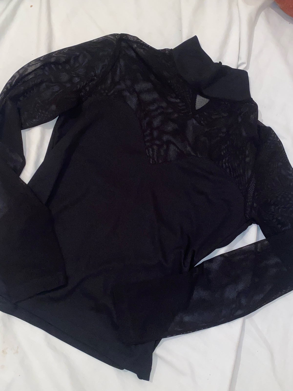 Pull noir