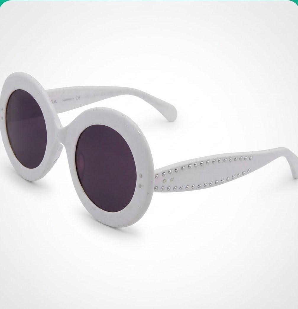 Des lunettes solaires authentique 