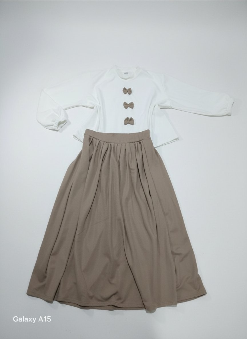 Tenue: jupe +pull