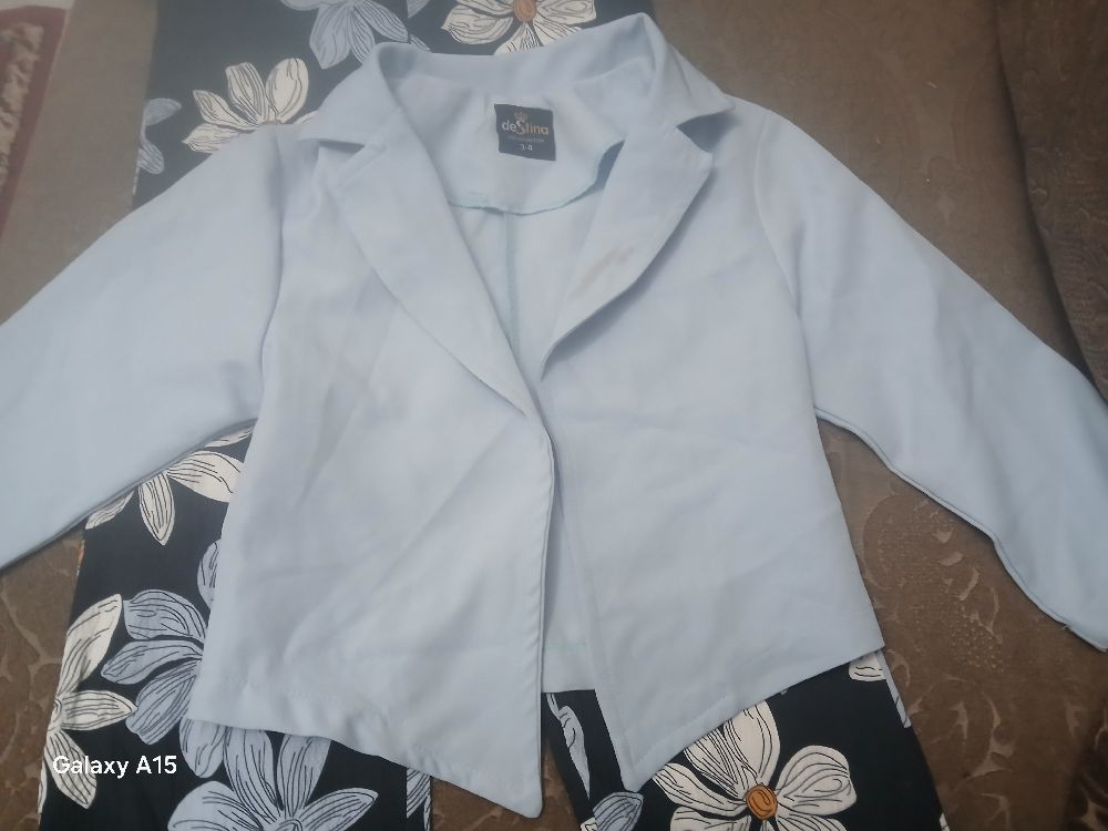 Tenue (combinaison + blazer) 