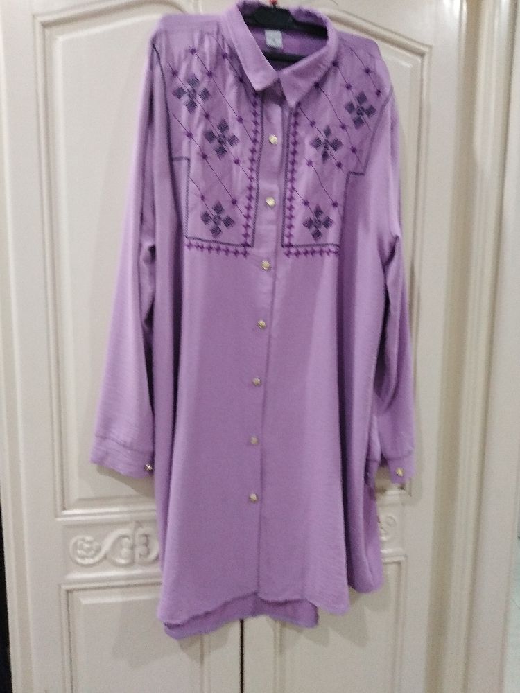 Chemise longue couleur violet