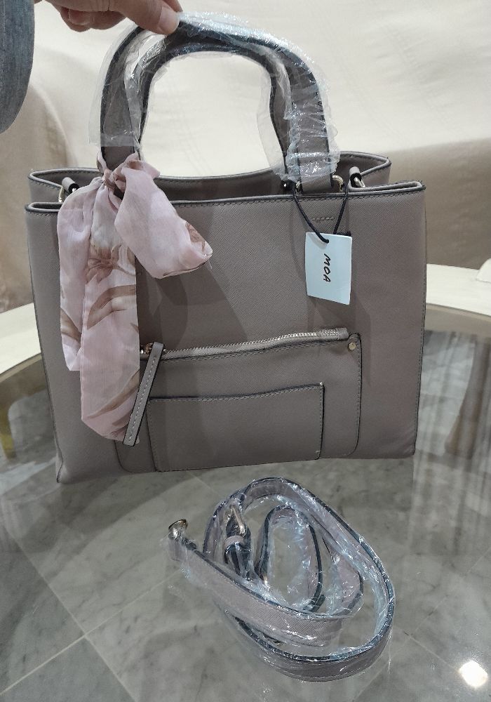 Sac a main tfes chic neuf dans son emballage 