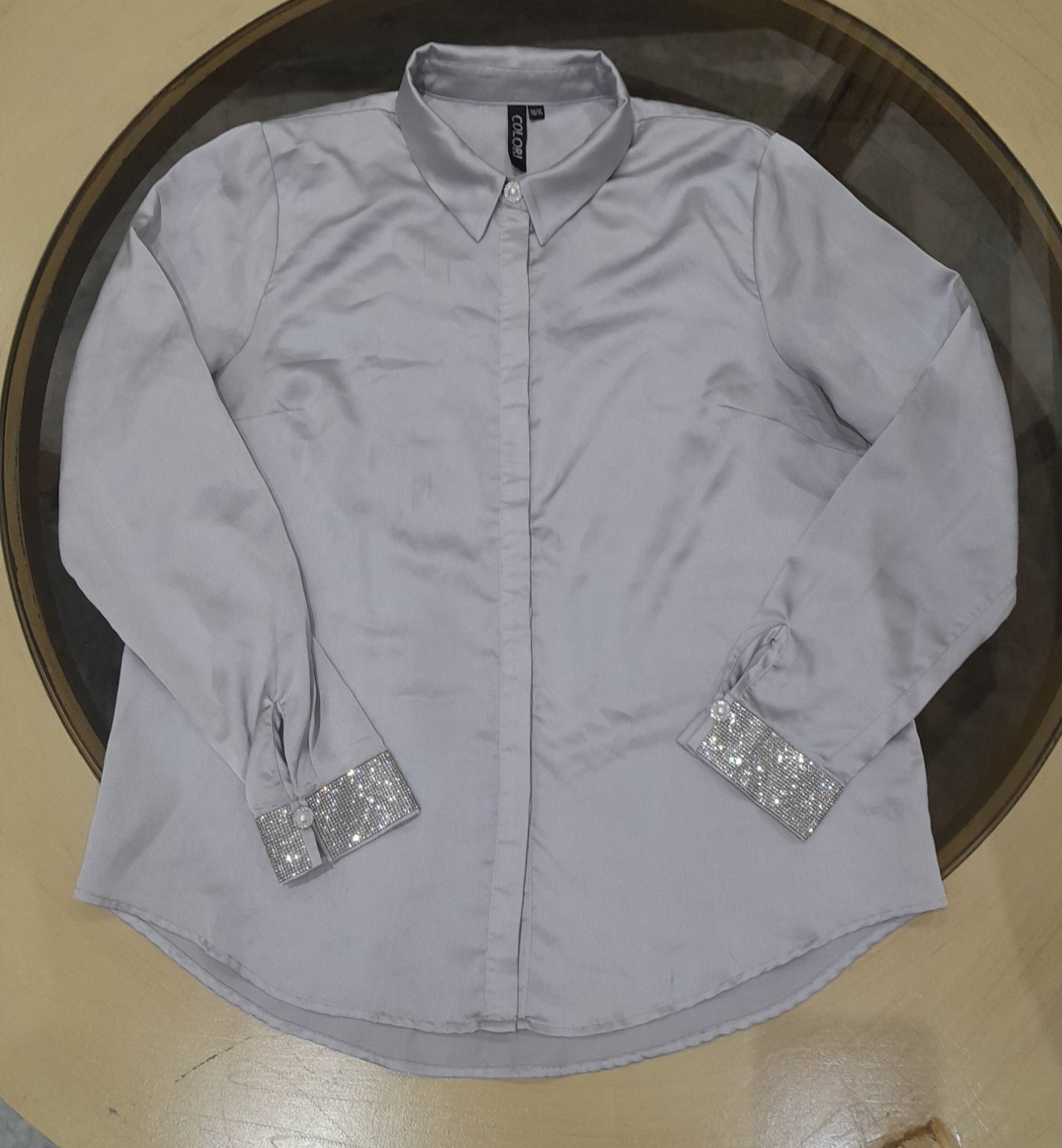 Chemise avec manche strassee