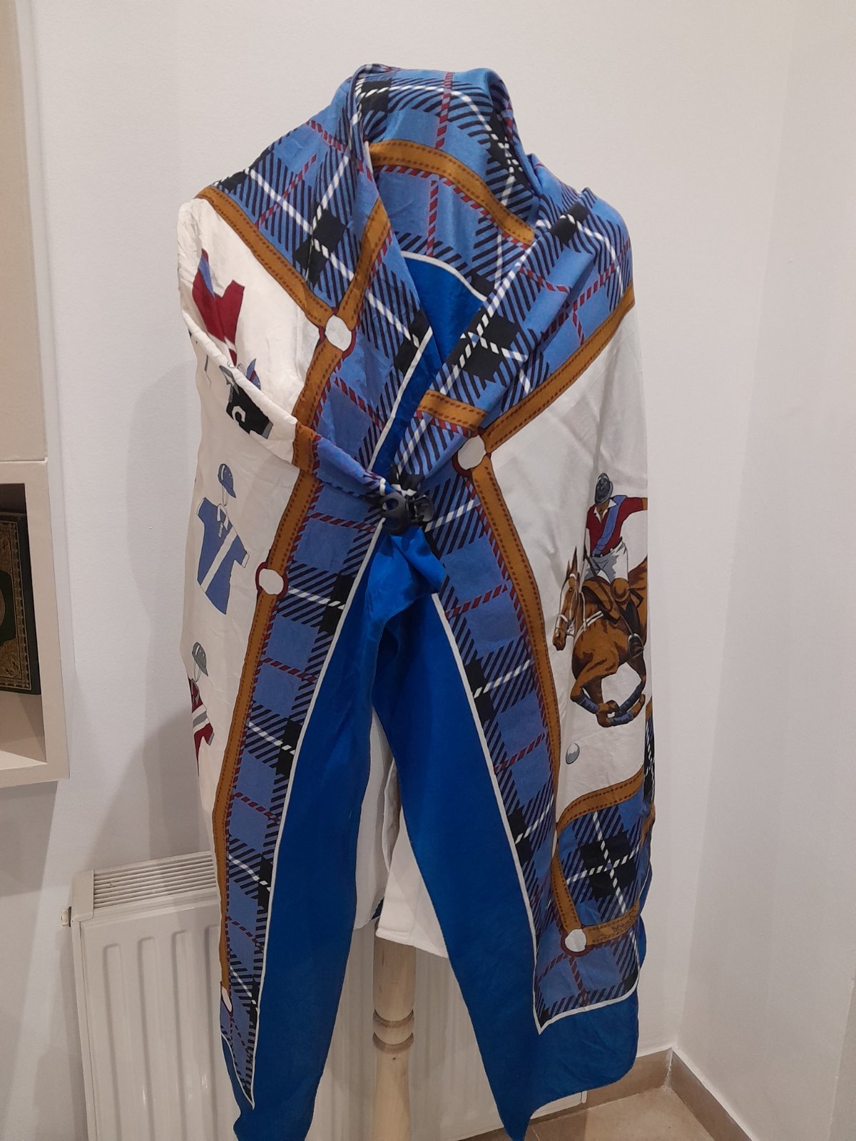 Authentique neuf plus una foulard authentique cadeau 🎁 🎁 🎁 de ma part 