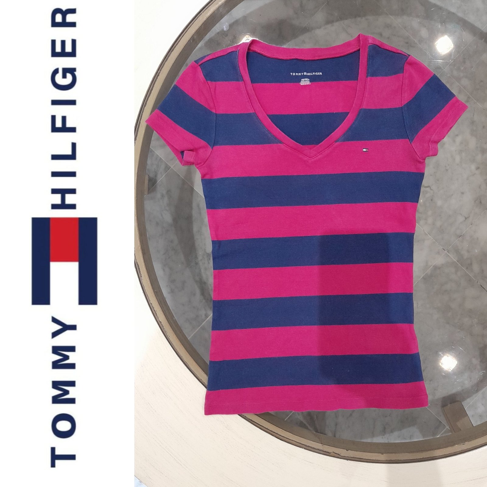 T-shirt tommy hilfiger authentique tres beau couleur 