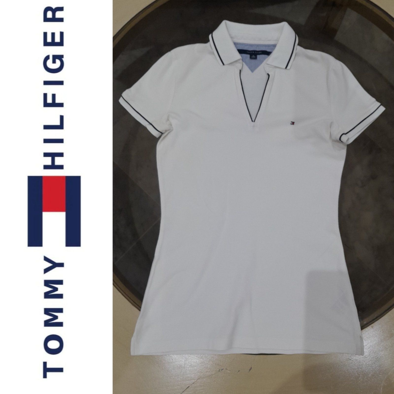 T shirt Tommy hilfiger authentique tres beau 