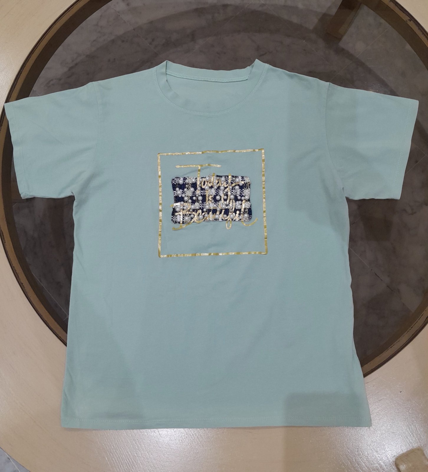 Pull neuf tres beau et de qualité plus un pull cadeau de ma part 🎁🎁🎁