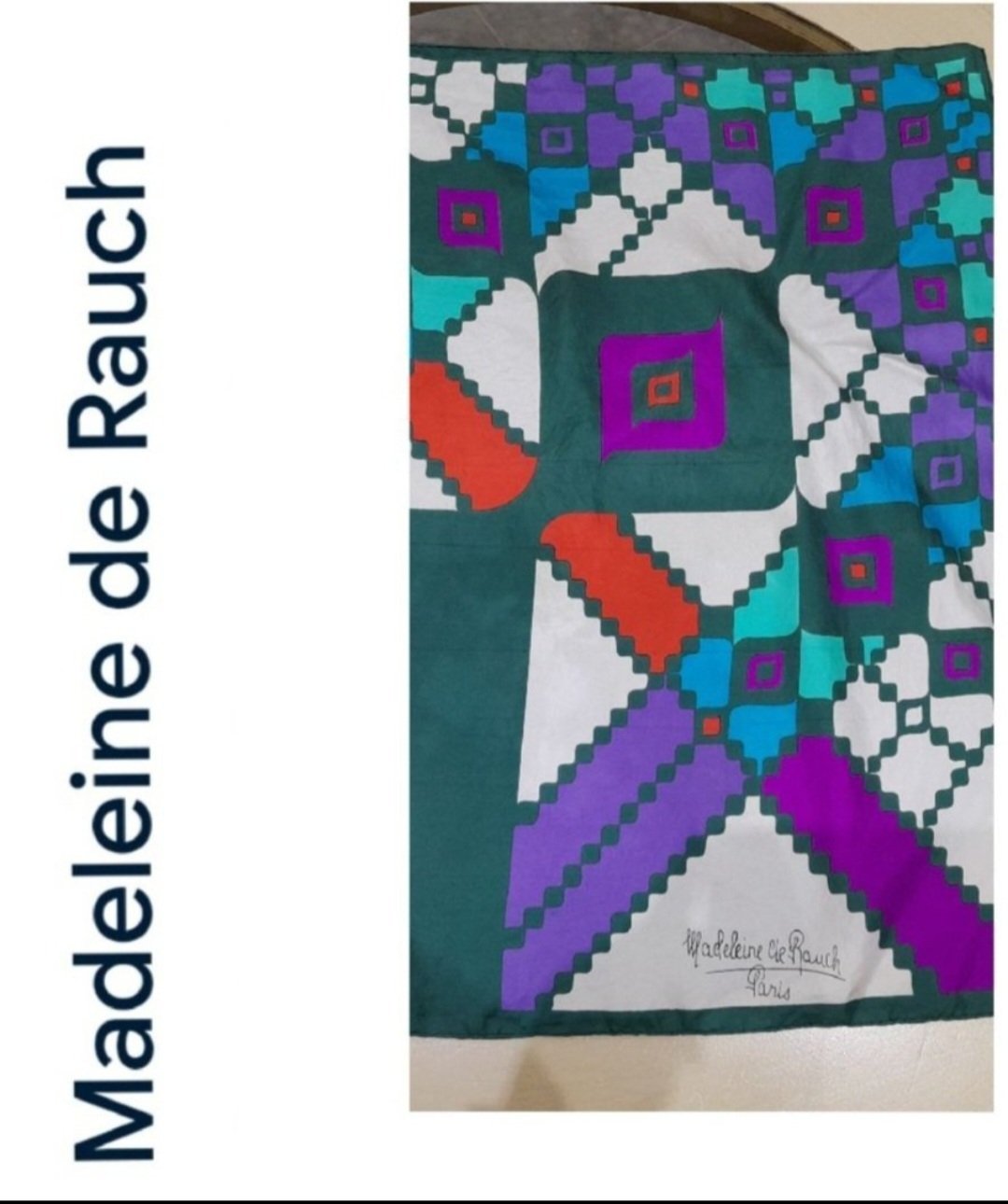 Foulard en vrai soie tres chic et de marque celebre 