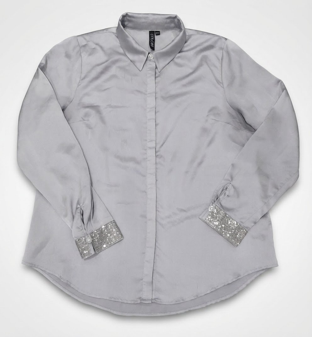 Chemise satine avec des manches starssee tres chic