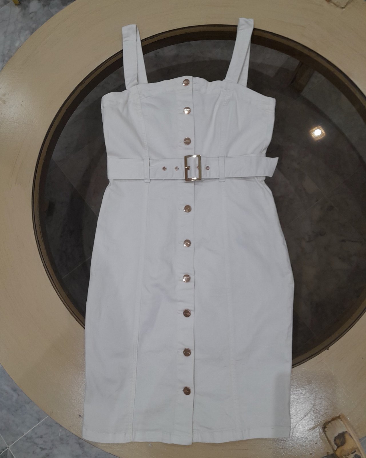 Robe en jeans neuf avec son ceinture tres chic plus un jolie cadeau 🎁🎁🎁