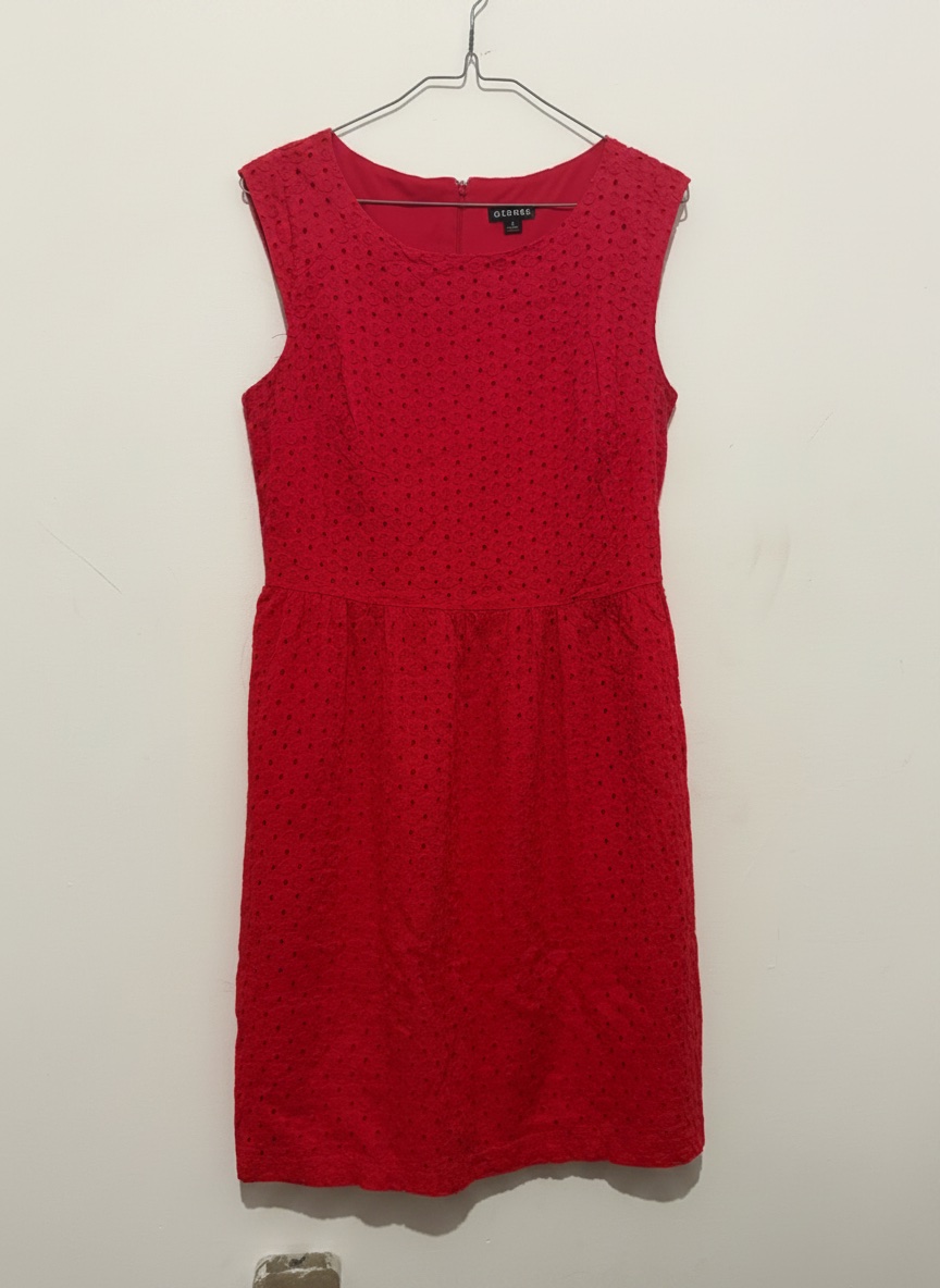 Une robe rouge