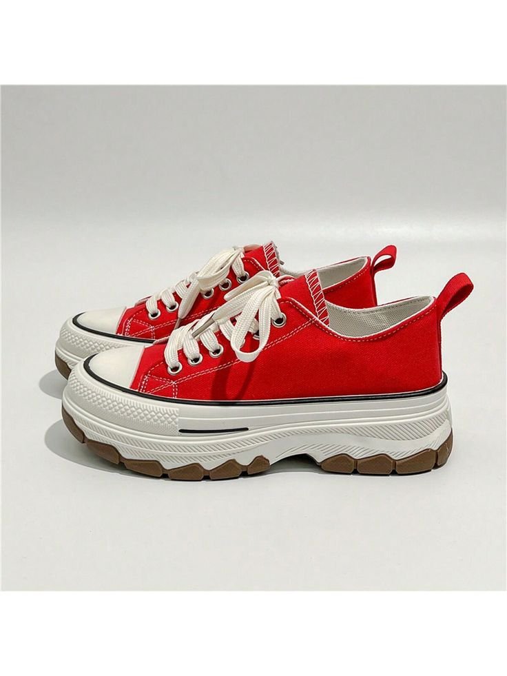 Superbes baskets plateforme rouges à semelle crantée 