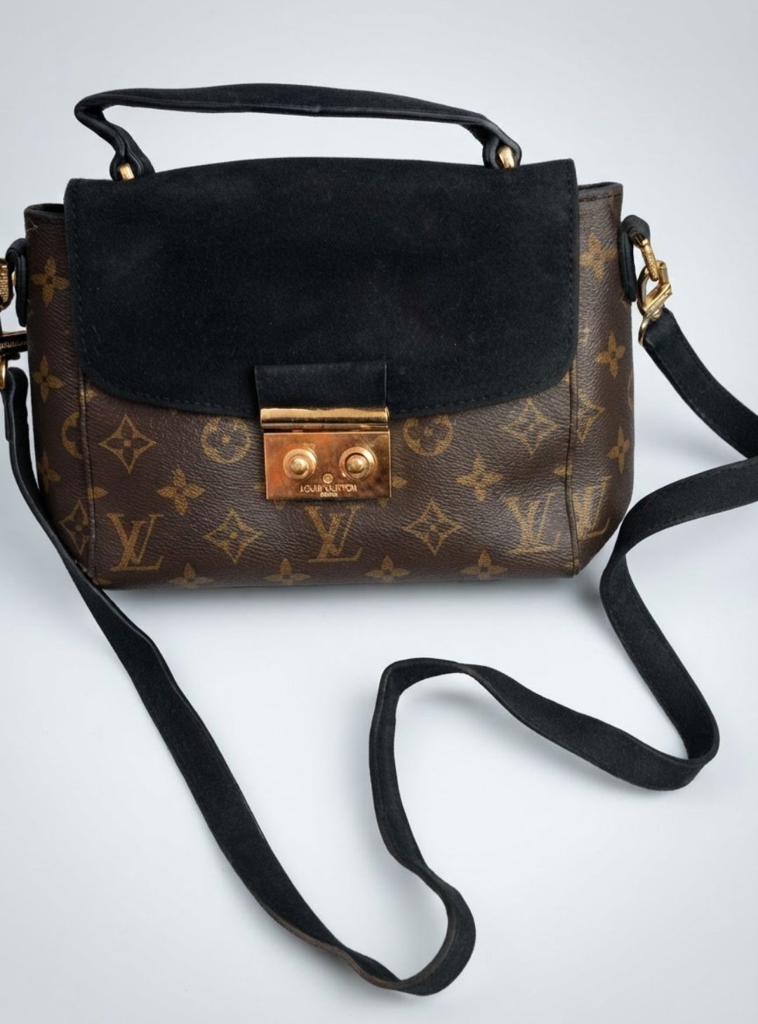 Très beau sac à bandoulière LV bicolore 🔥🔥🔥🔥