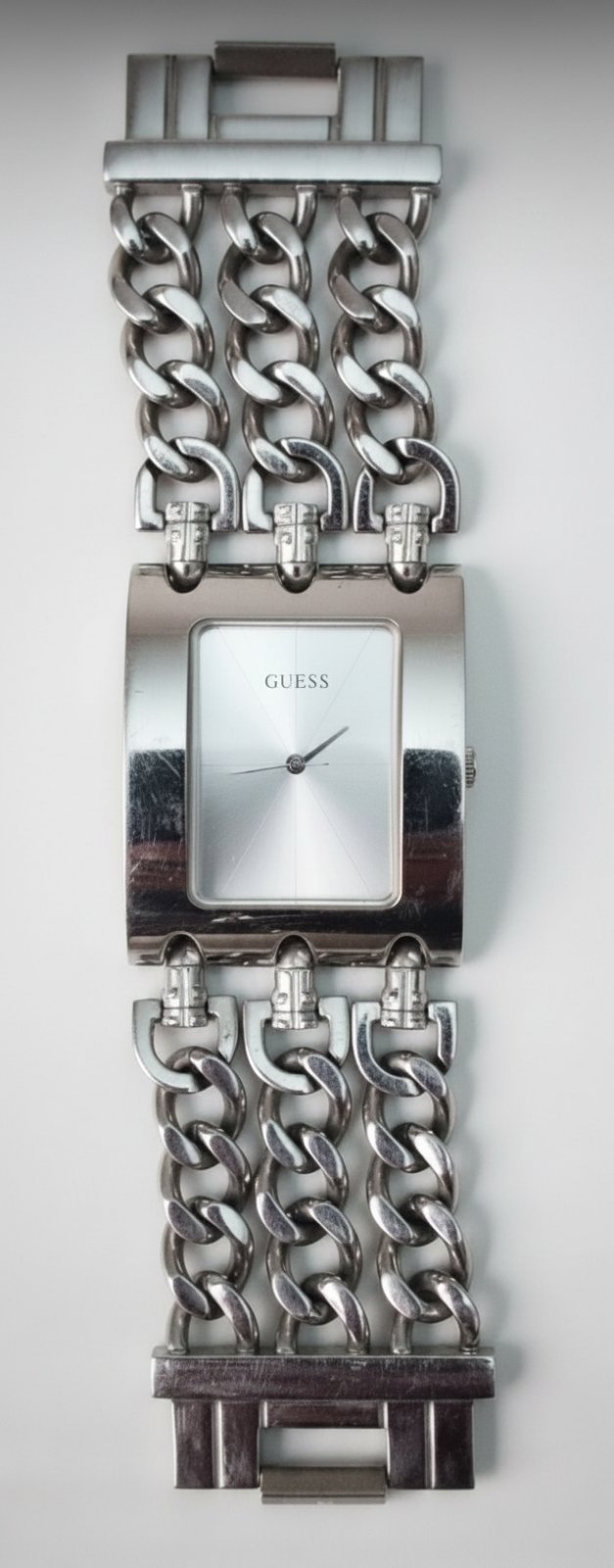 Sublimez votre look avec cette merveilleuse montre Guess authentique 🔥🔥🔥🔥