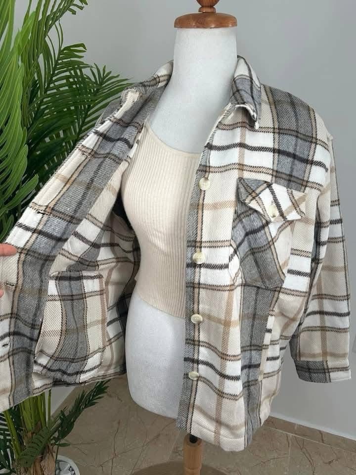Suchemise en carreaux taille L oversize mais tlabbes XL a7ssen 