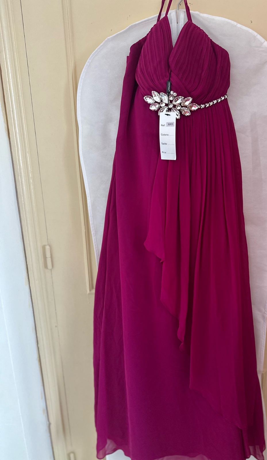 Robe avec echarpe jamais portée taille 38/40